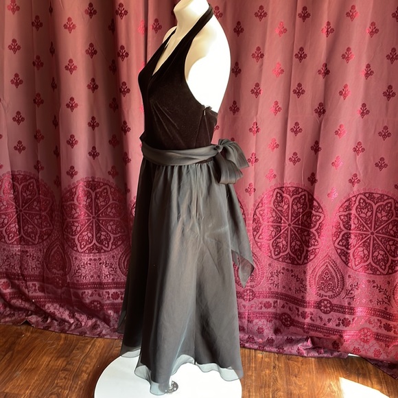 VTG Nineties Velvet Halter Dress Size Eight With Sash - Picture 5 of 14